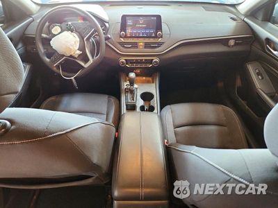 Zdjęcie 8 z 13 samochodu: 2019 NISSAN ALTIMA VIN:1N4BL4BV3KC192845 - miniatura