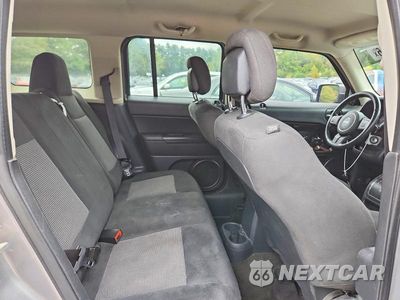 Zdjęcie 11 z 14 samochodu: 2015 JEEP PATRIOT LATITUDE VIN:1C4NJRFB2FD425205 - miniatura