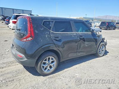 Trzecie zdjęcie samochodu z tyłu: 2022 KIA SOUL S VIN:KNDJ23AU2N7164057 - miniatura