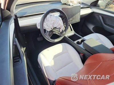 Zdjęcie 8 z 13 samochodu: 2023 TESLA MODEL Y VIN:7SAYGAEE9PF588178 - miniatura