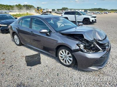 Czwarte zdjęcie samochodu z boku: 2018 TOYOTA CAMRY LE VIN:4T1B11HK1JU016201 - miniatura