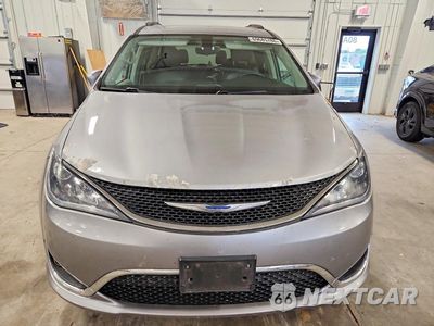 Piąte zdjęcie samochodu w środku: 2017 CHRYSLER PACIFICA TOURING L VIN:2C4RC1BG9HR669836 - miniatura