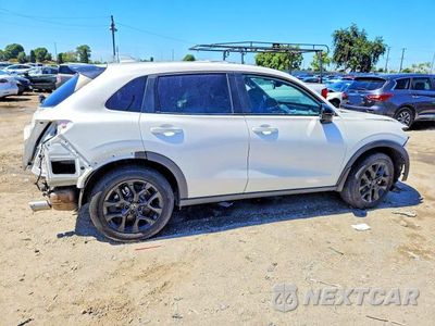 Trzecie zdjęcie samochodu z tyłu: 2024 HONDA HR-V SPORT VIN:3CZRZ1H50RM739036 - miniatura