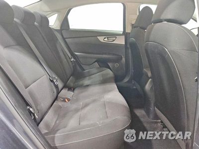 Zdjęcie 10 z 12 samochodu: 2019 KIA FORTE LXS VIN:3KPF24ADXKE011806 - miniatura