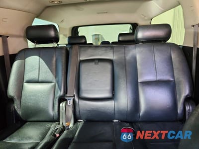 Zdjęcie 10 z 13 samochodu: 2007 CHEVROLET SUBURBAN C1500 VIN:1GNFC16087J248510 - miniatura