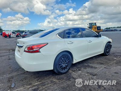 Trzecie zdjęcie samochodu z tyłu: 2015 NISSAN ALTIMA 2.5 S VIN:1N4AL3AP5FC486553 - miniatura