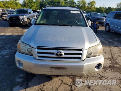 Piąte zdjęcie samochodu w środku: 2005 TOYOTA HIGHLANDER BASE VIN:JTEEP21A050124969 - miniatura