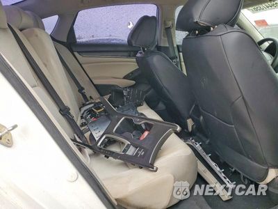 Zdjęcie 10 z 12 samochodu: 2019 HONDA ACCORD LX VIN:1HGCV1F16KA054101 - miniatura