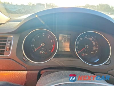 Zdjęcie 9 z 12 samochodu: 2017 VOLKSWAGEN JETTA SE VIN:3VWDB7AJ1HM223830 - miniatura