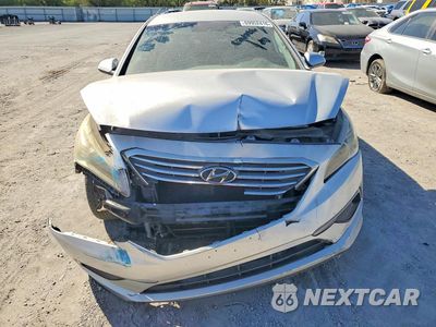 Piąte zdjęcie samochodu w środku: 2017 HYUNDAI SONATA SE VIN:5NPE24AF1HH549957 - miniatura