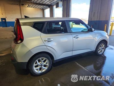 Trzecie zdjęcie samochodu z tyłu: 2021 KIA SOUL S VIN:KNDJ23AU9M7751208 - miniatura