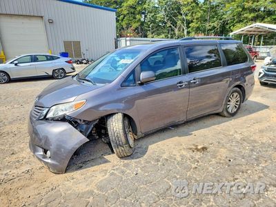 2015 TOYOTA SIENNA XLE 8-PASSENGER 5TDYK3DC1FS641490 - główne zdjęcie licytacji z USA - miniatura