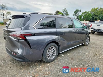Trzecie zdjęcie samochodu z tyłu: 2025 TOYOTA SIENNA XLE 8-PASSENGER VIN:5TDYRKEC6SS242010 - miniatura