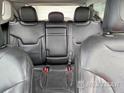 Zdjęcie 10 z 13 samochodu: 2018 JEEP COMPASS LIMITED VIN:3C4NJCCB2JT204384 - miniatura
