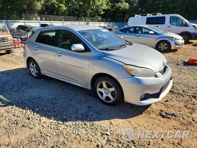 Czwarte zdjęcie samochodu z boku: 2012 TOYOTA MATRIX L VIN:2T1KU4EE4CC890439 - miniatura