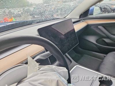 Zdjęcie 9 z 13 samochodu: 2023 TESLA MODEL 3 VIN:5YJ3E1EB8PF621609 - miniatura