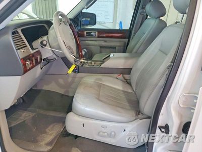 Zdjęcie 7 z 13 samochodu: 2006 LINCOLN NAVIGATOR VIN:5LMFU27526LJ08048 - miniatura
