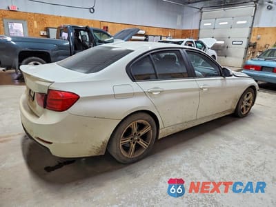 Trzecie zdjęcie samochodu z tyłu: 2013 BMW 3 SERIES XI VIN:WBA3B3C50DF540707 - miniatura