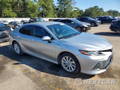 Czwarte zdjęcie samochodu z boku: 2021 TOYOTA CAMRY LE VIN:4T1C11AK9MU449655 - miniatura