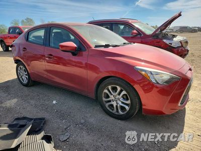 Czwarte zdjęcie samochodu z boku: 2017 TOYOTA YARIS IA BASE VIN:3MYDLBYV3HY180114 - miniatura