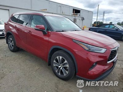 Czwarte zdjęcie samochodu z boku: 2022 TOYOTA HIGHLANDER XLE VIN:5TDGZRBH1NS578236 - miniatura