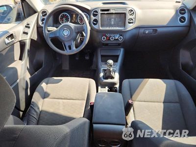 Zdjęcie 8 z 13 samochodu: 2012 VOLKSWAGEN TIGUAN S VIN:WVGCV7AXXCW592524 - miniatura