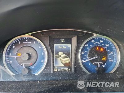 Zdjęcie 9 z 12 samochodu: 2015 TOYOTA CAMRY XLE VIN:4T1BF1FK9FU877024 - miniatura