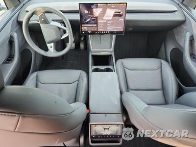 Zdjęcie 8 z 12 samochodu: 2026 TESLA MODEL Y VIN:7SAYGDED9TA707105 - miniatura