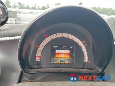 Zdjęcie 9 z 12 samochodu: 2016 SMART FORTWO VIN:WMEFJ5DA8GK051558 - miniatura