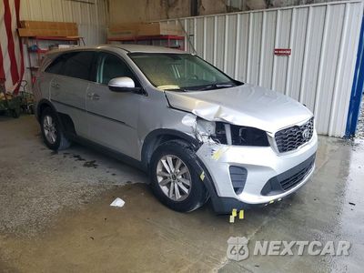 Czwarte zdjęcie samochodu z boku: 2019 KIA SORENTO LX VIN:5XYPG4A33KG506154 - miniatura