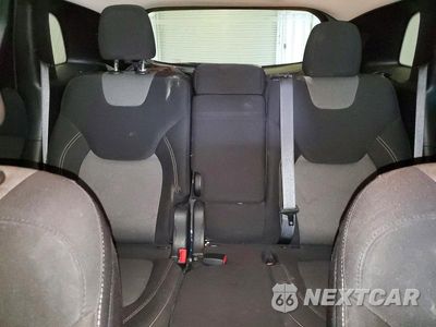 Zdjęcie 10 z 14 samochodu: 2018 JEEP CHEROKEE LATITUDE VIN:1C4PJMCB3JD505797 - miniatura