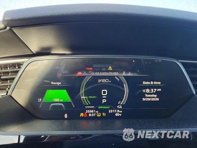 Zdjęcie 9 z 12 samochodu: 2024 AUDI Q8 E-TRON PRESTIGE VIN:WA16ABGE9RB006251 - miniatura