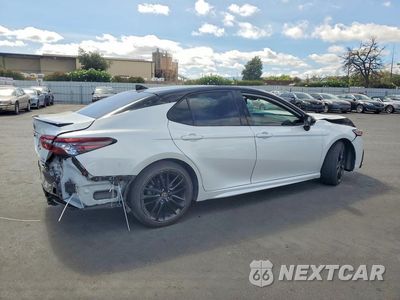 Trzecie zdjęcie samochodu z tyłu: 2022 TOYOTA CAMRY XSE VIN:4T1K31AK7NU034583 - miniatura