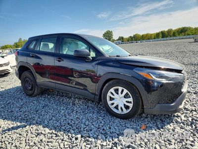 Czwarte zdjęcie samochodu z boku: 2023 TOYOTA COROLLA CROSS L VIN:7MUAAABG3PV044721 - miniatura