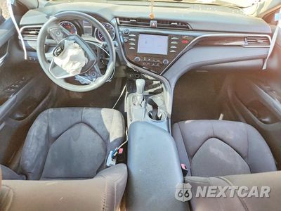 Zdjęcie 8 z 13 samochodu: 2018 TOYOTA CAMRY LE VIN:4T1B11HK5JU066972 - miniatura