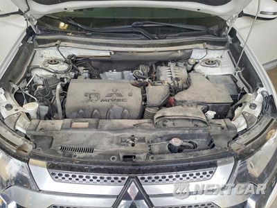 Zdjęcie 12 z 13 samochodu: 2019 MITSUBISHI OUTLANDER SE VIN:JA4AZ3A31KZ040990 - miniatura