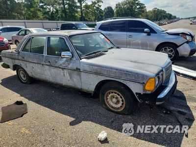 Czwarte zdjęcie samochodu z boku: 1984 MERCEDES-BENZ 300 DT VIN:WDBAB33A5EA158483 - miniatura