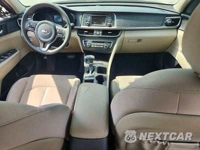 Zdjęcie 8 z 12 samochodu: 2017 KIA OPTIMA LX VIN:5XXGT4L30HG153006 - miniatura