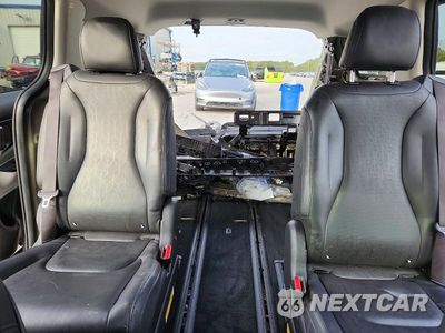Zdjęcie 10 z 14 samochodu: 2024 KIA CARNIVAL LX VIN:KNDNB4H33R6415913 - miniatura