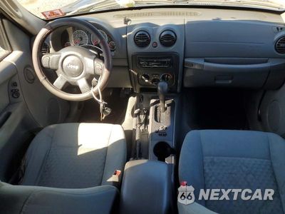 Zdjęcie 8 z 13 samochodu: 2006 JEEP LIBERTY SPORT VIN:1J4GL48K06W190157 - miniatura