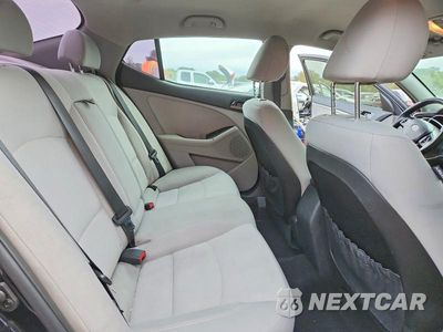 Zdjęcie 10 z 12 samochodu: 2012 KIA OPTIMA LX VIN:5XXGM4A70CG081560 - miniatura