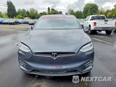Piąte zdjęcie samochodu w środku: 2016 TESLA MODEL X VIN:5YJXCAE24GF017840 - miniatura