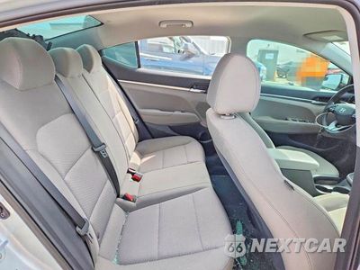 Zdjęcie 10 z 12 samochodu: 2019 HYUNDAI ELANTRA SE VIN:5NPD74LF9KH491842 - miniatura
