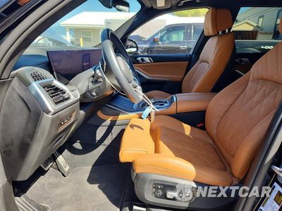 Zdjęcie 7 z 14 samochodu: 2025 BMW X7 XDRIVE40I VIN:5UX23EM05S9Y41171 - miniatura
