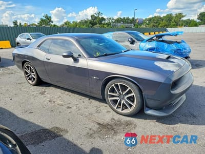 Czwarte zdjęcie samochodu z boku: 2020 DODGE CHALLENGER R/T VIN:2C3CDZBTXLH226256 - miniatura