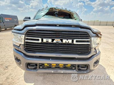 Piąte zdjęcie samochodu w środku: 2019 RAM 3500 BIG HORN VIN:3C63RRLL6KG543145 - miniatura