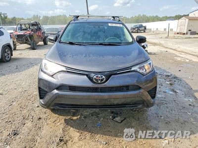 Piąte zdjęcie samochodu w środku: 2017 TOYOTA RAV4 LE VIN:JTMZFREVXHJ129769 - miniatura