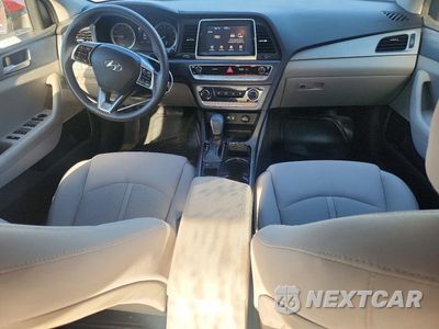 Zdjęcie 8 z 12 samochodu: 2019 HYUNDAI SONATA SE VIN:5NPE24AF5KH796504 - miniatura