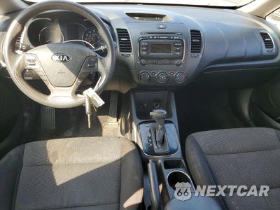 Zdjęcie 8 z 13 samochodu: 2017 KIA FORTE LX VIN:3KPFK4A79HE088363 - miniatura