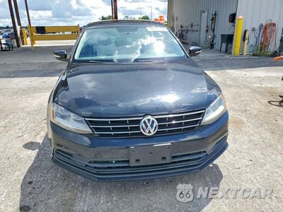 Piąte zdjęcie samochodu w środku: 2018 VOLKSWAGEN JETTA SE VIN:3VWDB7AJ8JM260749 - miniatura